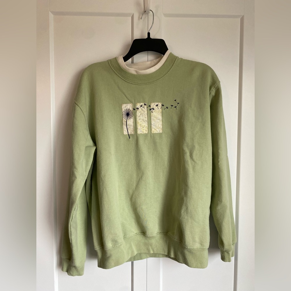 Day Breeze green sweatshirt